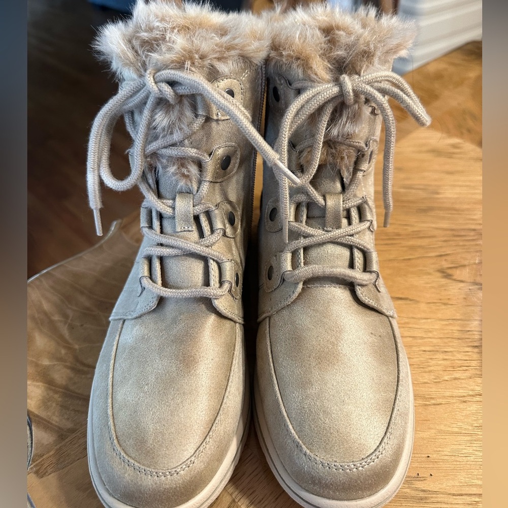 NEW Cliffs by White Mountain - Women’s Holly Boots - Lace Zip Booties Size 9M